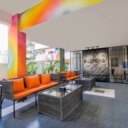 Hotel Euphoria Airport Zone Haiderabad Buitenkant foto