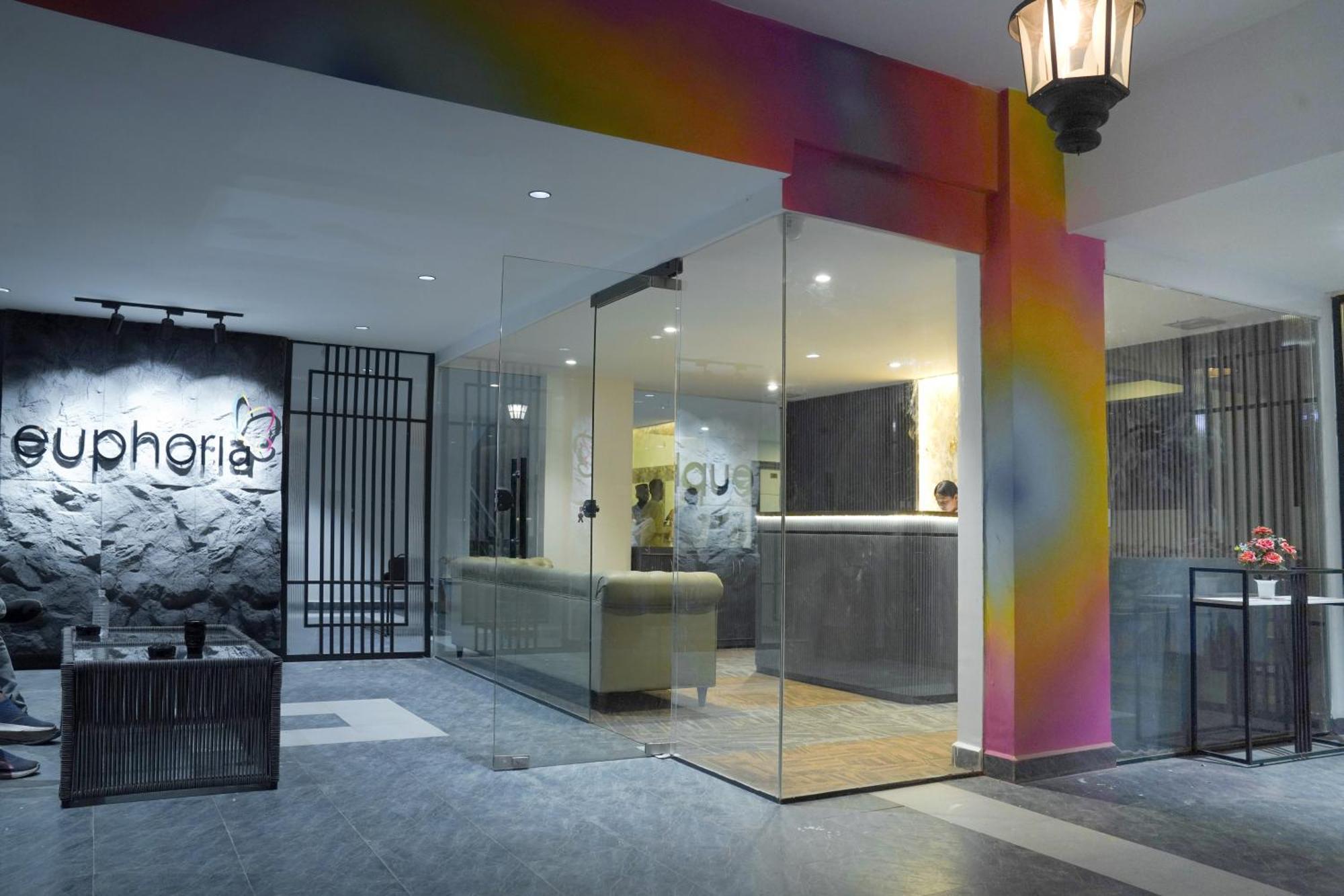 Hotel Euphoria Airport Zone Haiderabad Buitenkant foto
